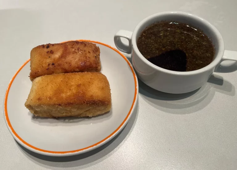 Barszcz z krokietami